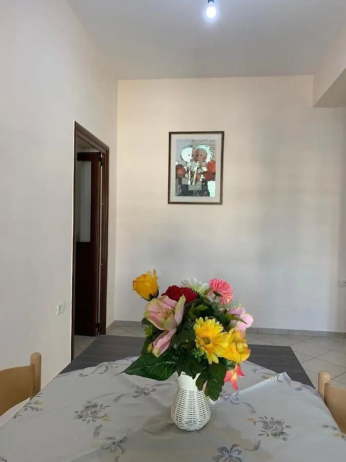Ylli Cunaj Apartments Саранда Албания