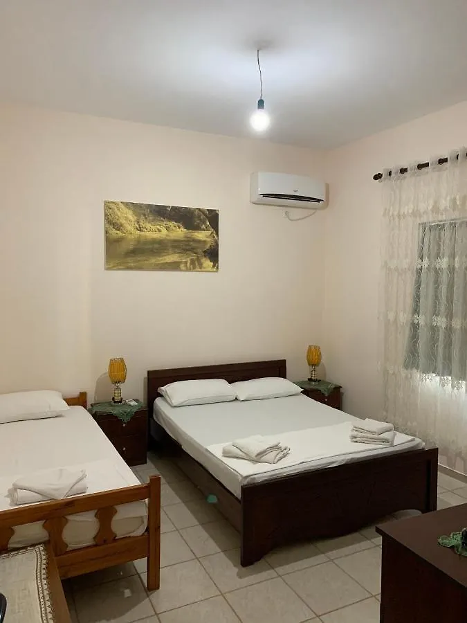 Ylli Cunaj Apartments Саранда