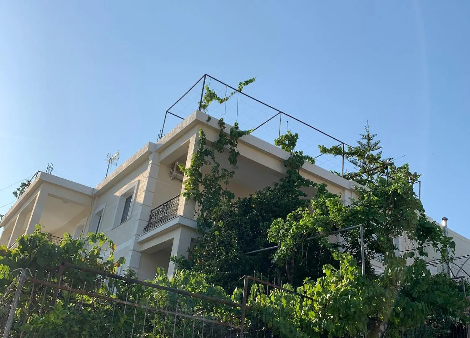Ylli Cunaj Apartments Саранда